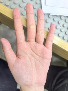 手相掌紋亂代表什么，真的一世凄苦嗎？