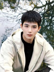 淚痣長在男生身上還是女生身上好
