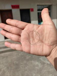 男人一輩子苦命手相 手掌中有煩惱線